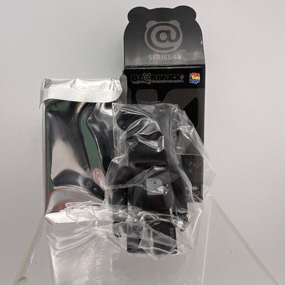 Bearbrick Series 48 Basic Letter B (BIG) Artist Medicom Be@rbrick 100% Figure - Picture 2 of 7